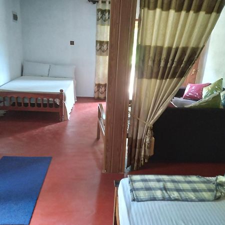 Soma Cabana, Homestay & Restaurant Tangalle Esterno foto