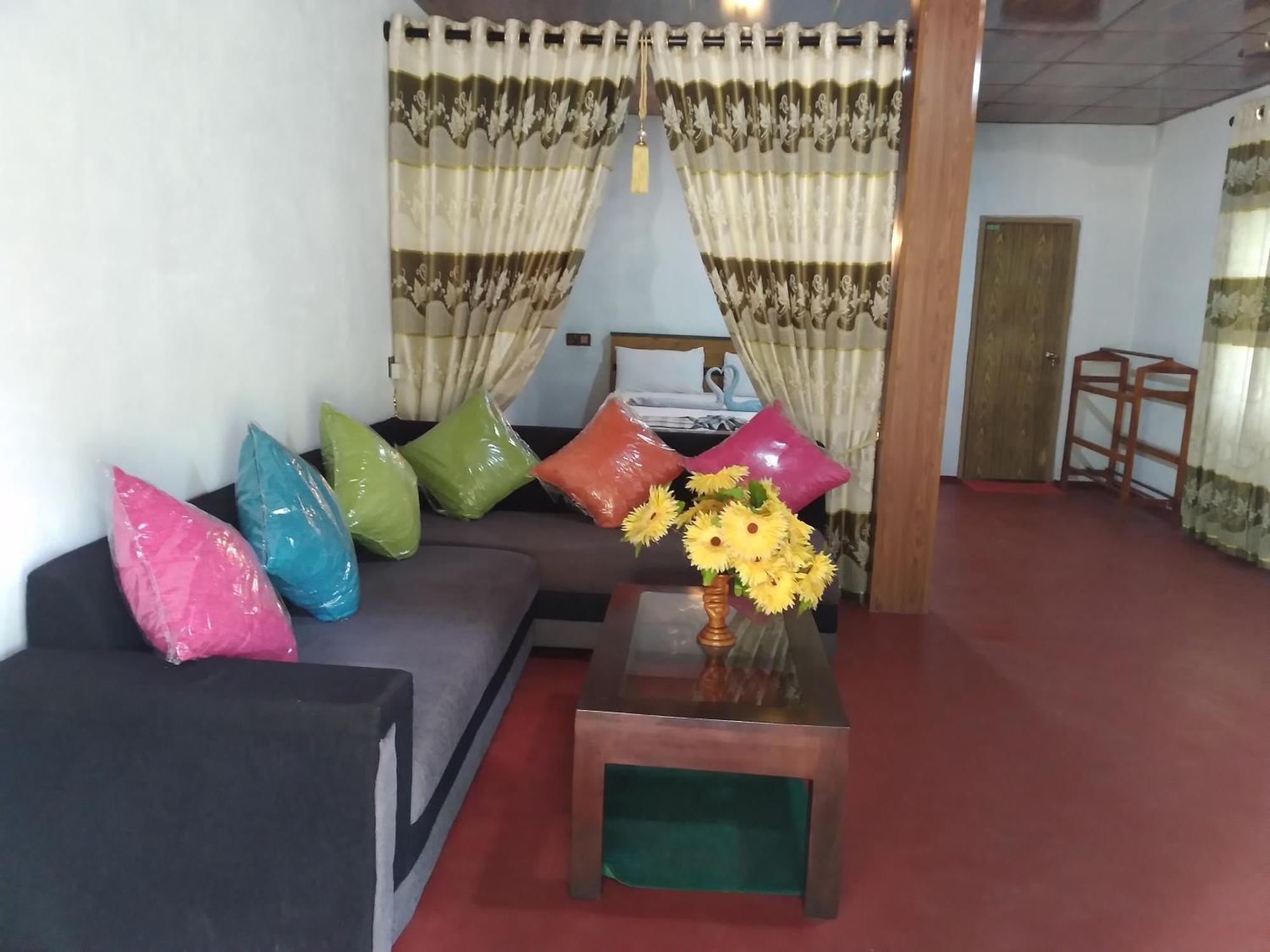 Soma Cabana, Homestay & Restaurant Tangalle Esterno foto