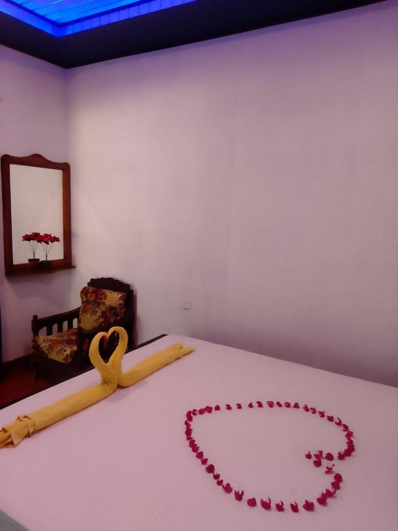 Soma Cabana, Homestay & Restaurant Tangalle Esterno foto
